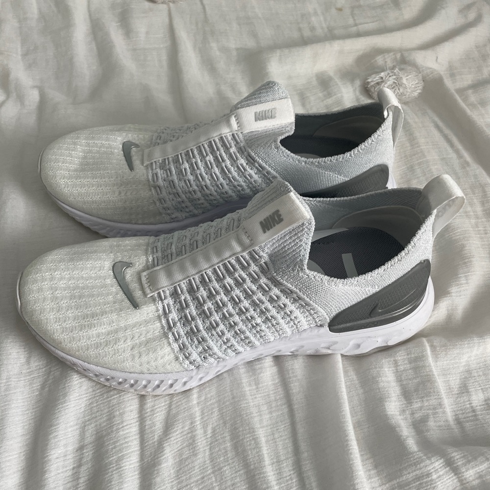 Nike Women’s React Phantom Run Flyknit Running Shoe - Size 6